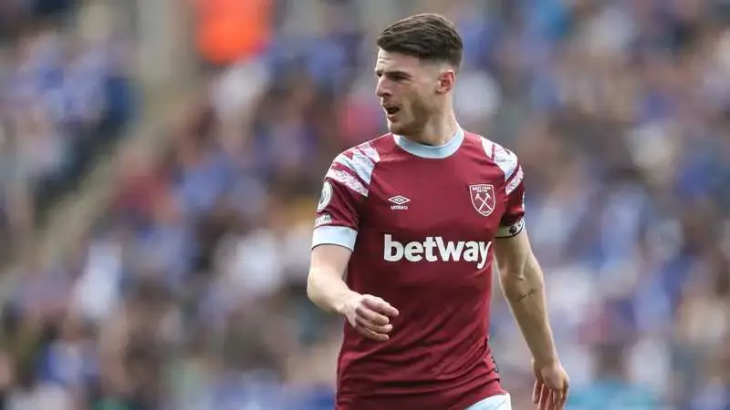 Declan Rice responds to ongoing transfer interest