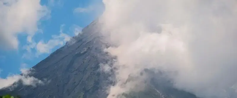 Philippines raises alert level around volcano, villagers told to leave danger zone