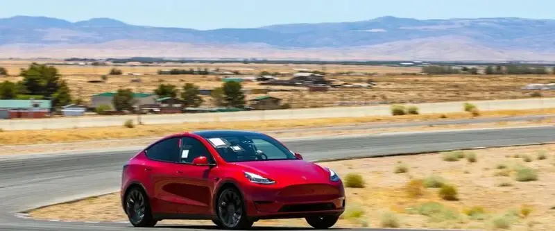 Edmunds Compares: 2023 Kia EV6 GT vs Tesla Model Y Performance