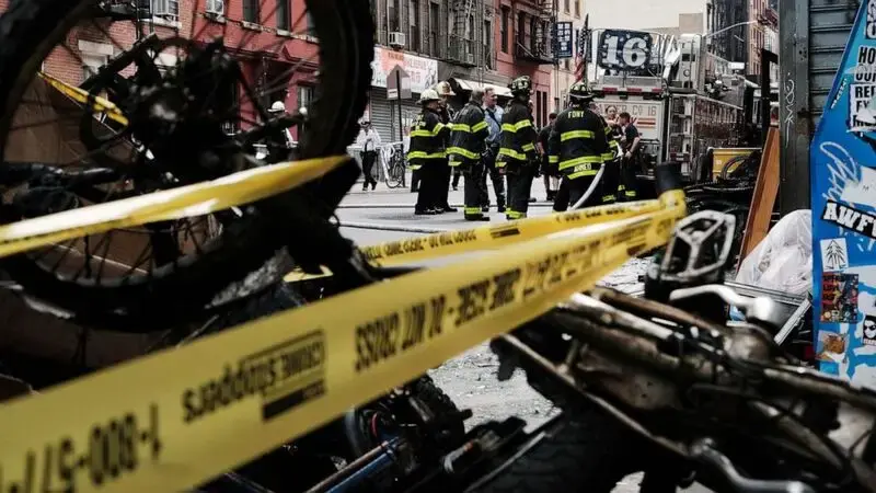 4 dead after fire breaks out in e-bike repair shop in NYC