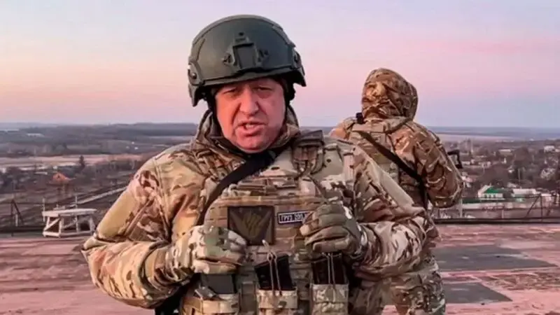 Wagner mercenary chief calls for armed rebellion against Russian military leadership