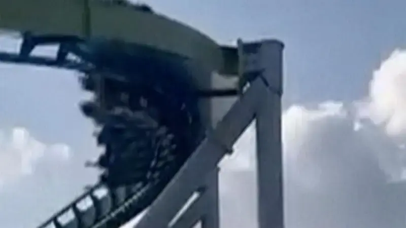 North Carolina amusement park closes ride after discovering crack in support beam