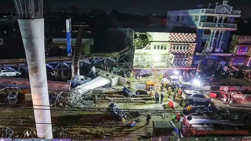 At least 2 killed as elevated road collapses in Bangkok