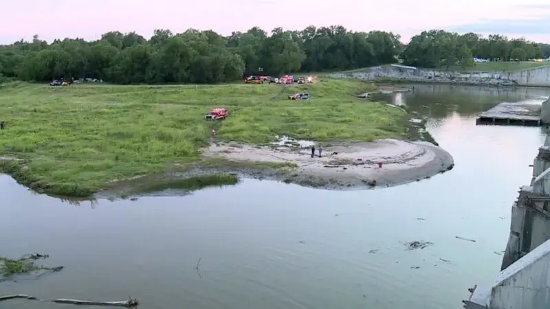 2 boys found dead after swimming in lake