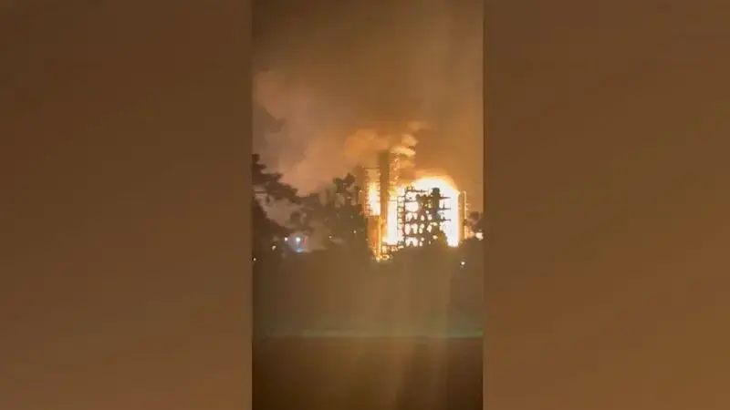 Fire causes explosions at Louisiana chemical plant; residents warned to stay indoors for hours