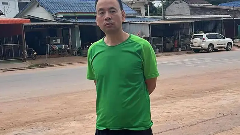 A rights lawyer who was fleeing China has been arrested in neighboring Laos