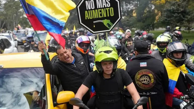 Thousands take to Colombia’s streets to protest 50% increase in gasoline prices