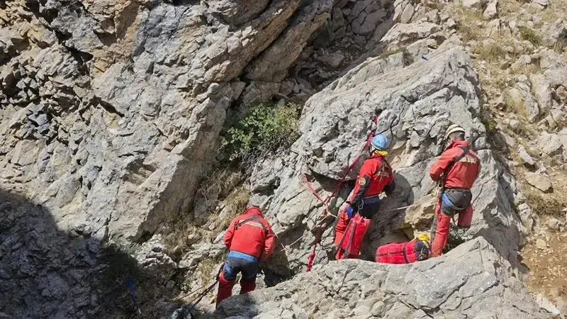 An ailing American explorer trapped 3,000 feet deep in Turkish cave awaits difficult rescue