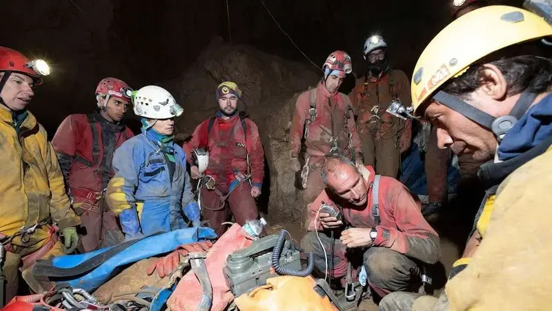 Evacuation now underway for American trapped 3,400 feet underground in cave
