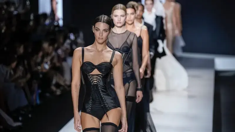 MILAN FASHION PHOTOS: Naomi Campbell stuns at Dolce&Gabbana in collection highlighting lingerie
