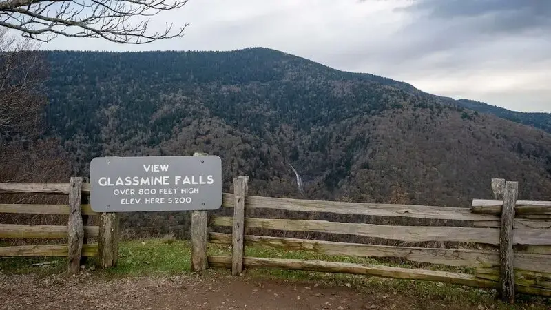 Hiker falls to death at North Carolina waterfall overlook