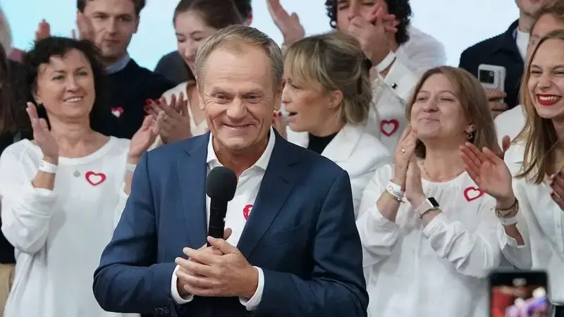 Huge turnout in Poland's decisive election, highest since 1919