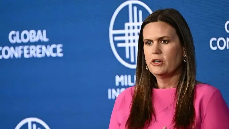 Sarah Huckabee Sanders defends herself from podium controversy after unusual $19K payment