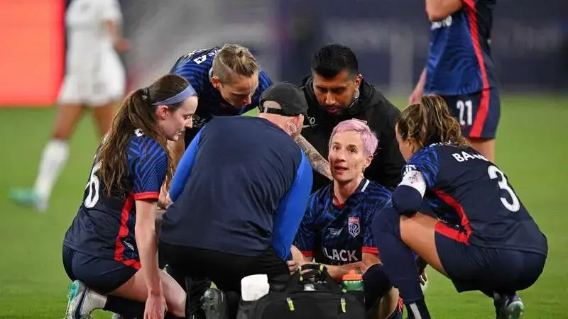 Why did Megan Rapinoe leave her final game early?