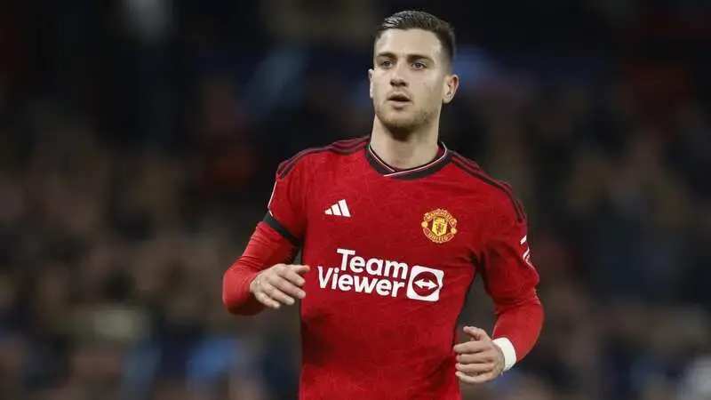 Diogo Dalot withdraws from Portugal squad for November internationals