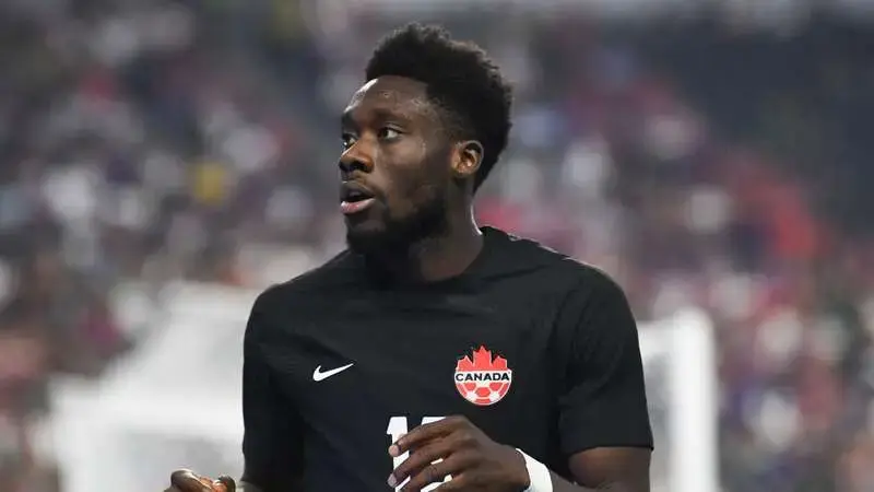 Alphonso Davies transfer update: Real Madrid target negotiates with Bayern over renewal