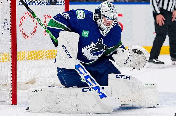 Canucks vs Avalanche Picks, Predictions & Odds Tonight - NHL