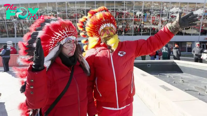 Why do the Chiefs have a wolf as their mascot?