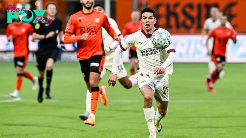 Hirving Lozano labelled “amateur” by press after poor PSV performances