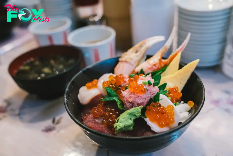 Tourist Boom Making Seafood Bowls Too Pricey for Many Japanese