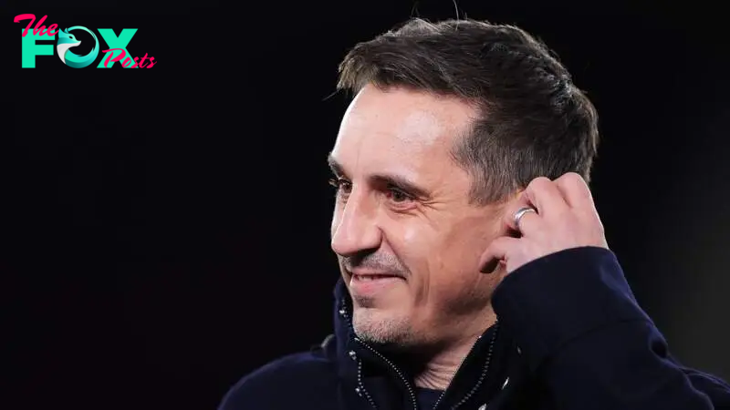 Gary Neville admits seeking advice over Chelsea 'bottlejobs' criticism