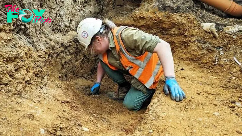 Remains of 7th-century Saxon town discovered under central London