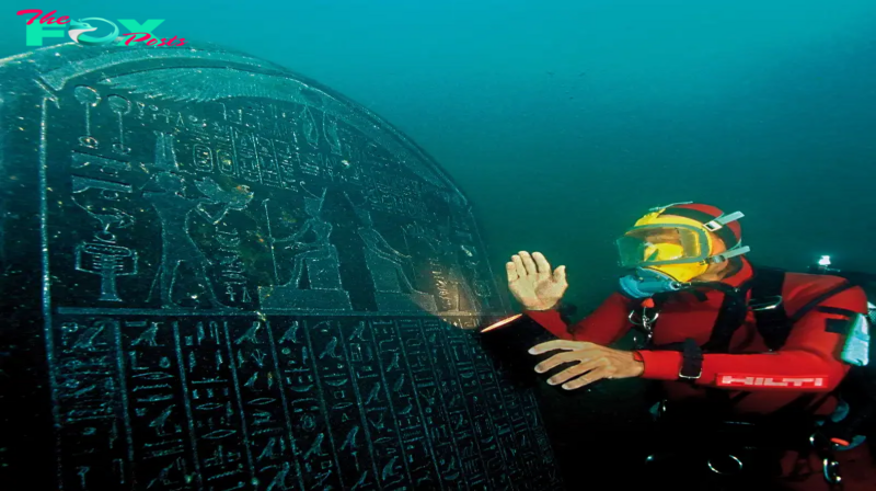 After 2,200 years sinking to the bottom of the ocean. The temple was mysteriously destroyed and the ship filled with treasure was found in “Egypt’s Atlantis”