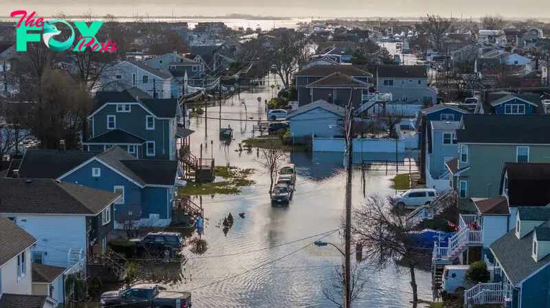 32 U.S. cities, including New York and San Francisco, are sinking into the ocean and face major flood risks by 2050, new study reveals