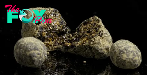 WHAT IS MOONROCK WEED? BEST HOME-MADE MOONROCK