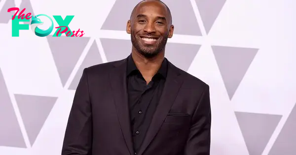 Kobe Bryant’s Father Puts Lakers Championship Ring Up for Auction 