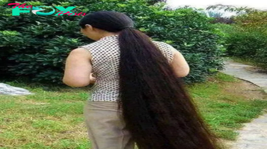 Despite her husband’s repeated requests, this woman hasn’t had a haircut in 25 years
