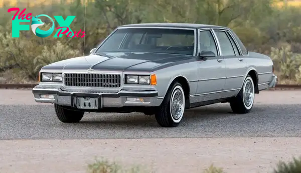 DQ “1986 Chevrolet Caprice: Embracing Nostalgic Elegance with Timeless Comfort”