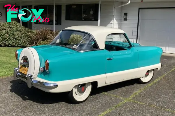 DQ 1955 Nash Metropolitan: A Compact Marvel of Automotive Innovation