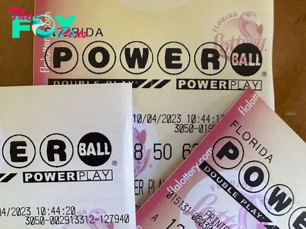Powerball Draws Numbers for $1 Billion Jackpot