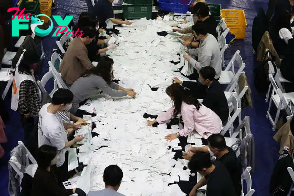 South Korean Opposition Parties Win Big in Parliament Election, Dealing Blow to President