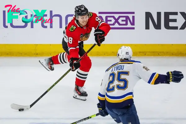 Chicago Blackhawks at St. Louis Blues odds, picks and predictions