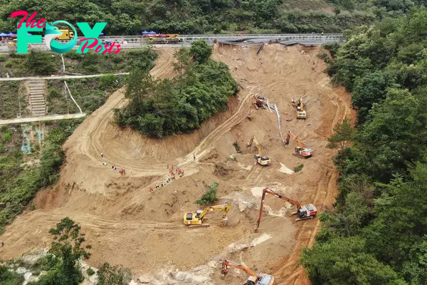 Death Toll Reaches at Least 48, Search Continues in Southern China Highway Collapse