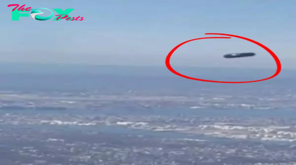 Mysterious UFO spotted over Tamaulipas highway, Mexico Share Watch onHumix Mysterious Object Spotted Over LaGuardia Airport Raises Eyebrows: Possible UFO Sighting