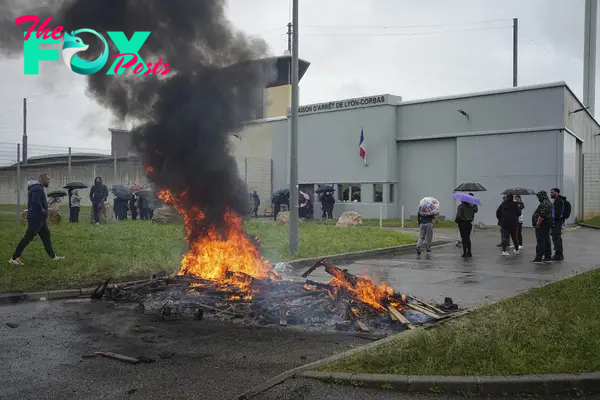 Massive Manhunt in France for Prison-Break Gang That Gunned Down Officers