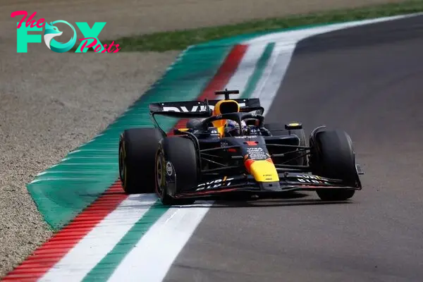 Verstappen &quot;almost ended in the grandstands&quot; amid Imola F1 hard tyre struggles