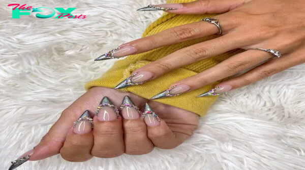 b83.Silver nail design ideas to brighten your day