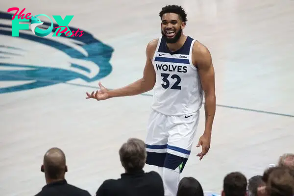 What are Karl-Anthony Towns’ three-point shooting stats?