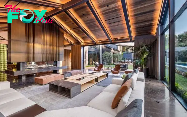 B83.Ben Simmons of the Brooklyn Nets has recently offloaded his Los Angeles residence for a whopping $12.1 million