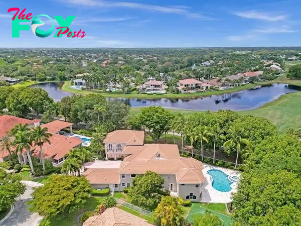 B83.Mr. Marlin’s Miami-Area Home Hits the Market: Former Two-Time All-Star Baseball Player Lists Property