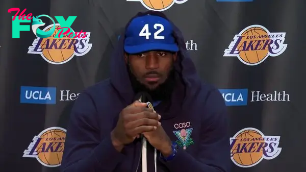 LeBron James Suddenly Unfollows 3 NBA Stars On Social Media