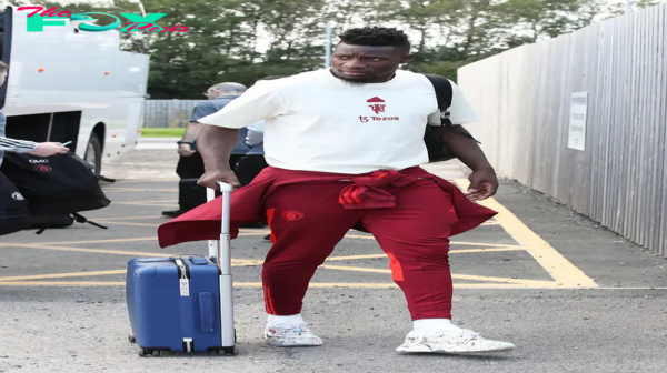 tl.Andre Onana, the team’s talented goalkeeper, faced a difficult incident when he was about to board the bus to return from Munich with his teammates, right at Manchester airport. This incident created an unexpected obstacle, making the team’s return plan more controversial and tense than ever.