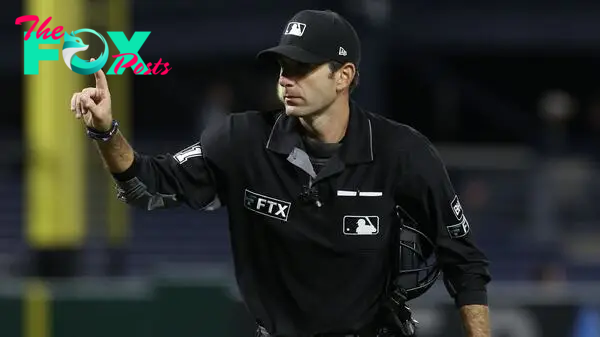 MLB disciplines umpire Pat Hoberg for gambling