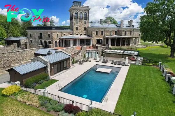 B83.Marc Ecko’s mansion in 19th-century New Jersey, originally built for an heiress of the Astor family, is now listed for sale at $13.75 million.