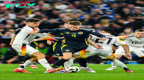 tl.THE ONLY BRIGHT POINT: Scotland’s attack played weakly; McTominay played well the whole match with successful tackles and steals; Lisandro Martinez played 90 minutes for Argentina against Guatemala in a 4-1 victory.  ‎