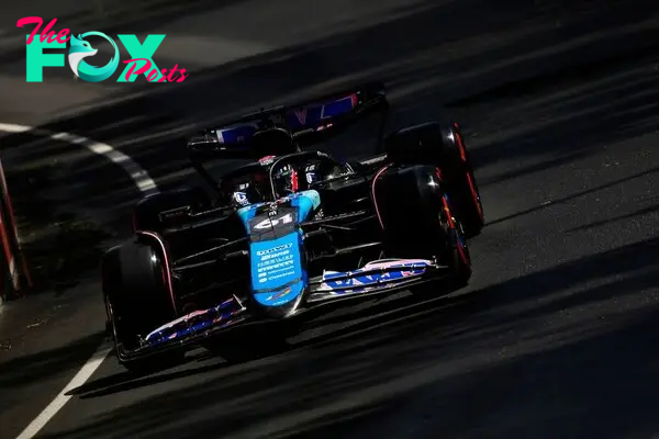 Alpine could abandon Renault engines and become F1 customer team in 2026